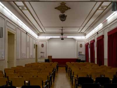 Prima di salire visitiamo l�aula magna